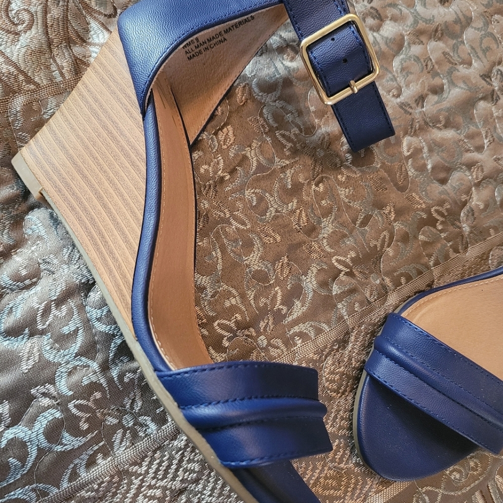 Charming Charlie wedge navy shoes size 9. Like new!